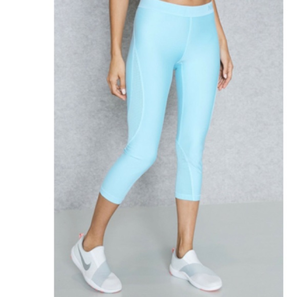 Nike-Pro HyperCool Capri leggings